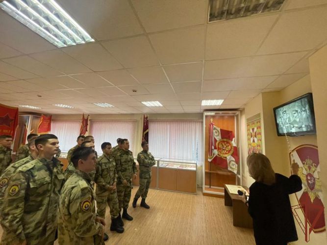 Курсанты трёх военных вузов проходят стажировку в Уральском округе войск национальной гвардии Российской Федерации