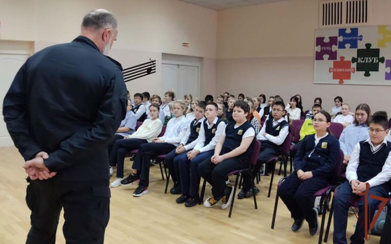 Познавательные встречи и патриотические мероприятия с подшефными школьниками провели росгвардейцы на Урале