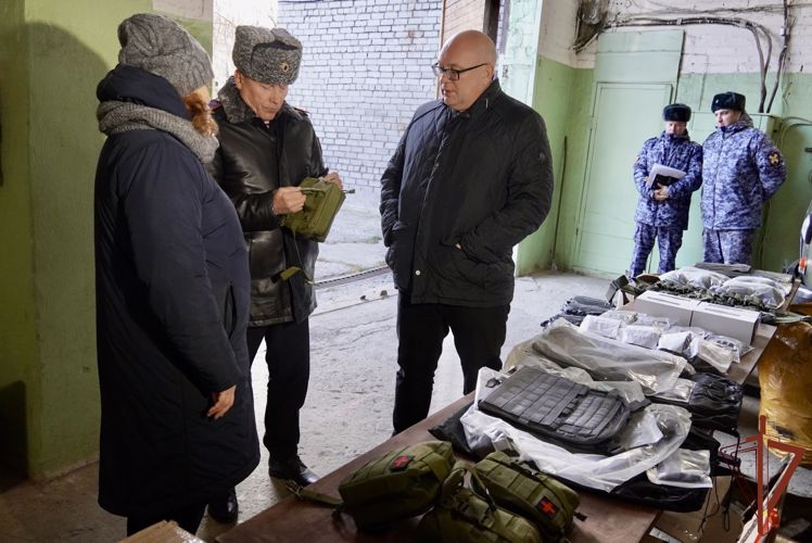 Росгвардейцам — участникам СВО передано приобретенное правительством Мурманской области экипировка и снаряжение