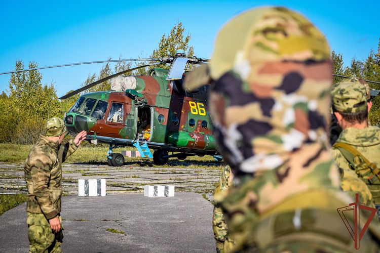 В Северо-Западном округе Росгвардии завершился учебно-методический сбор с выпускниками военных вузов (видео)