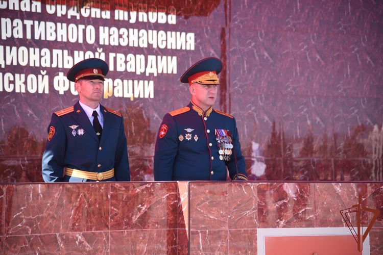 Воинским частям грозненского соединения Росгвардии вручены боевые знамена нового образца