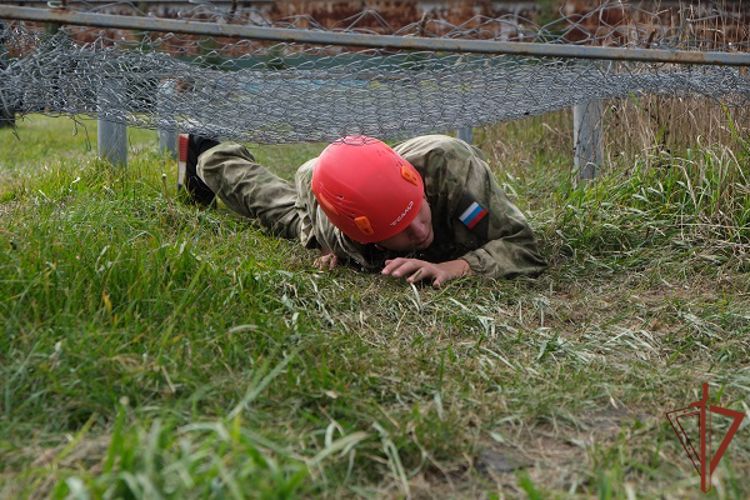 Росгвардейцы провели соревнования по триатлону для воспитанников «Гвардейской смены» в Курске