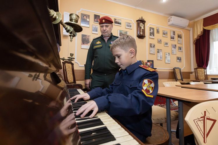 Генерал-лейтенант Алексей Воробьев встретился с кадетами Московского президентского кадетского училища имени М.А. Шолохова      