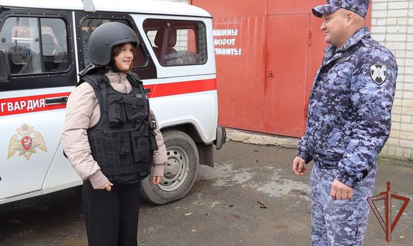 Вместе со своими семьями росгвардейцы на Урале приняли участие в мероприятиях, посвященных Дню отца
