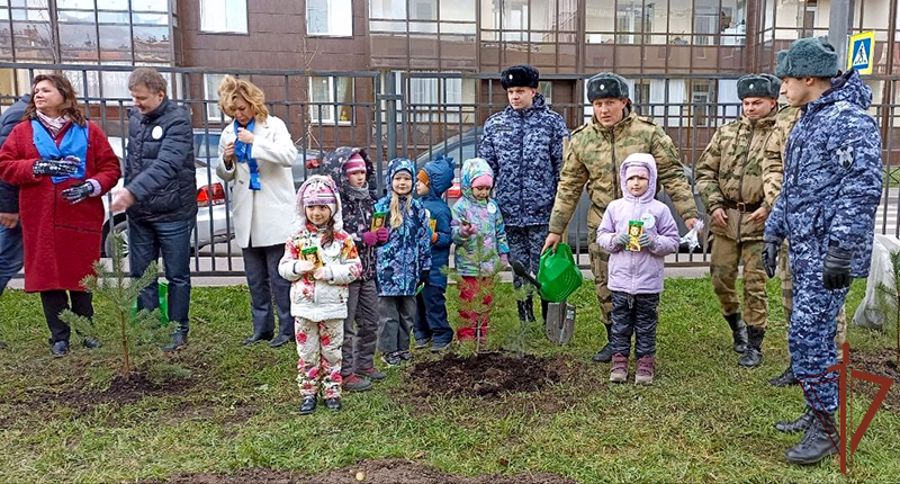 К акции «Дни белых журавлей» присоединились росгвардейцы в Санкт-Петербурге