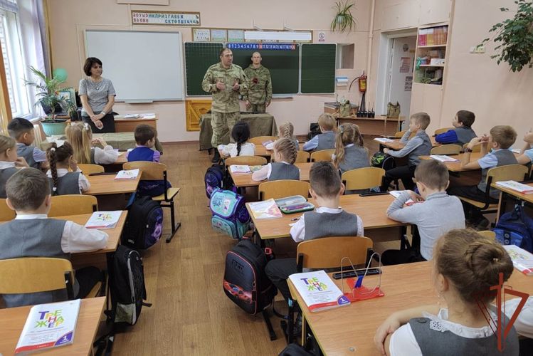 Мероприятия по случаю Дня отца провели росгвардейцы в Сибири
