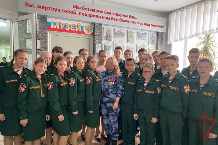 Уроки мужества и профориентационные мероприятия провели росгвардейцы в Сибири 