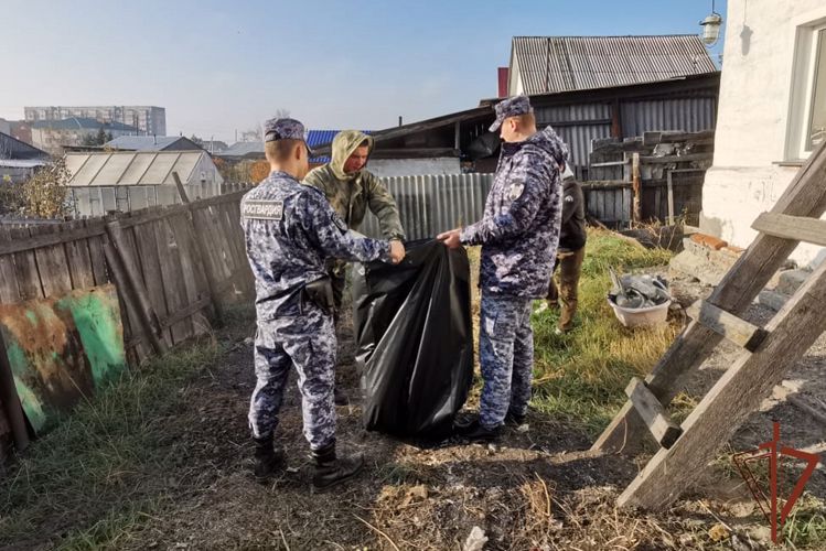 Росгвардейцы оказали адресную помощь ветерану службы в Новосибирской области