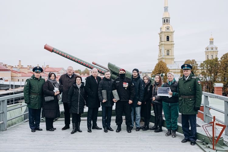 Сотрудники и военнослужащие Росгвардии приняли участие в акции памяти павших воинов  «Дни белых журавлей» в Санкт-Петербурге