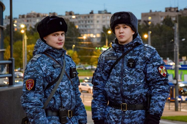 Петербургские росгвардейцы обеспечили безопасность матча КХЛ