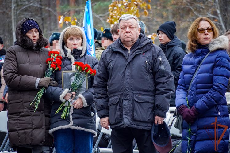 Командующий Северо-Западным округом Росгвардии принял участие в церемонии открытия плит с именами воинов НКВД, оборонявших Ленинград