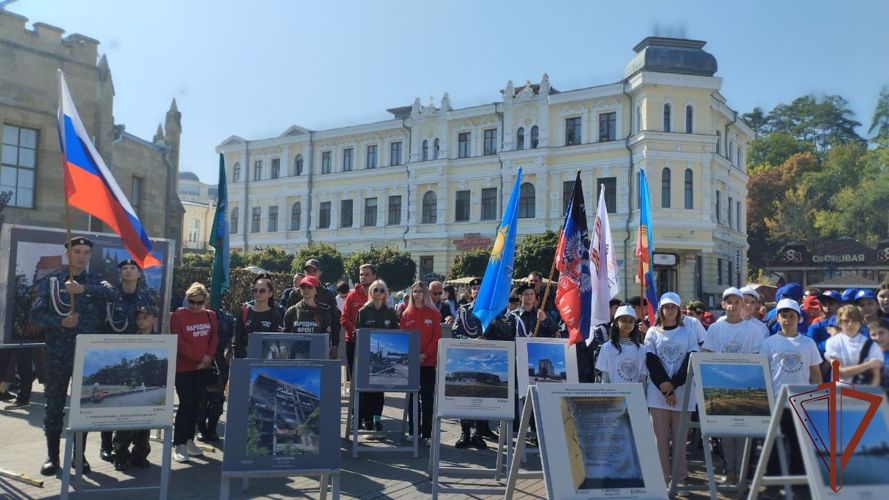 В Кисловодске оркестр Росгвардии принял участие в открытии выставки, посвященной Дню воссоединения новых регионов с Россией