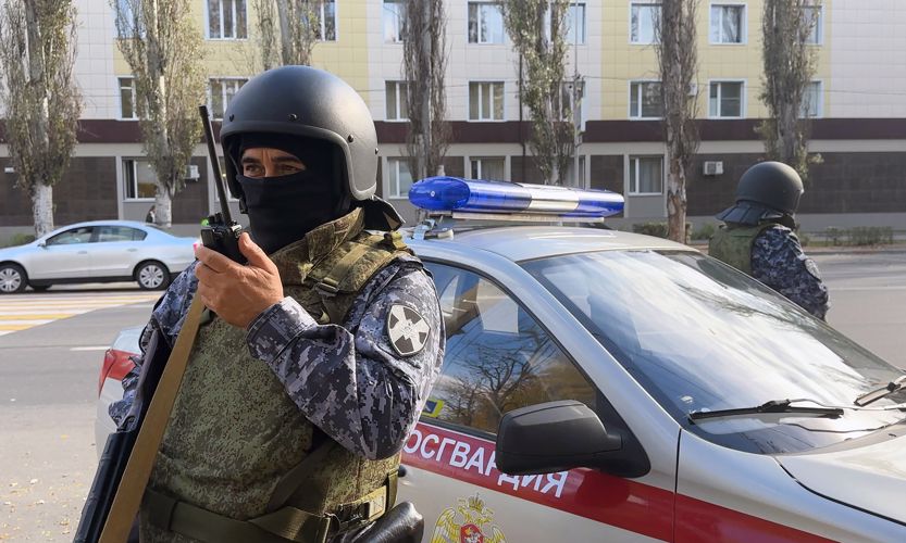 Патрульные автомобили Росгвардии заступили на службу в Мелитополе