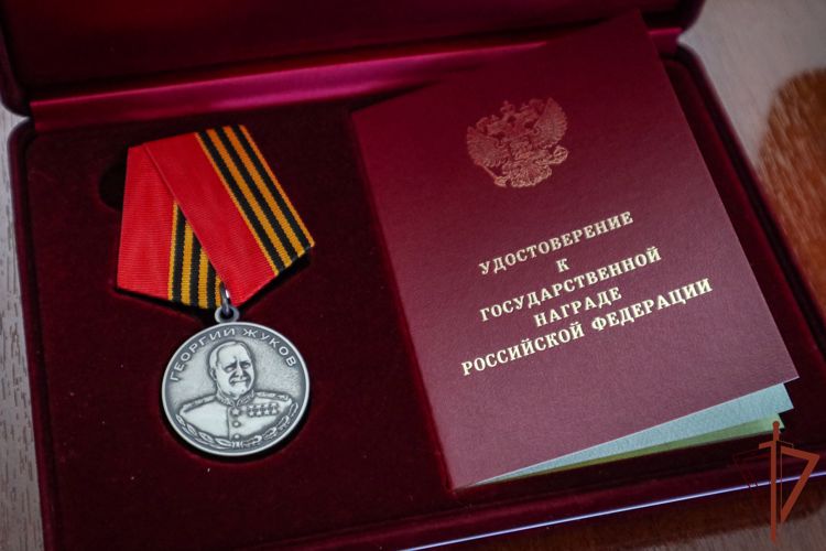 В Санкт-Петербурге командующий СЗО Росгвардии наградил росгвардейцев, отличившихся на СВО