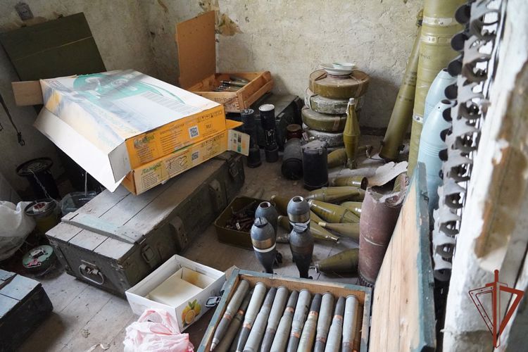 Росгвардейцы обнаружили в ДНР цех нацбатальона «Азов» по производству взрывных устройств (видео)