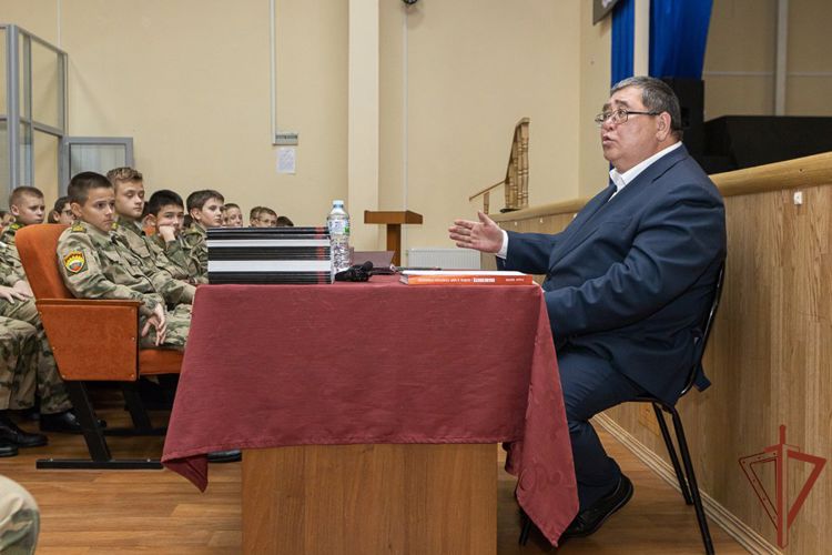 Росгвардия провела презентацию первой книги для подростков (видео)