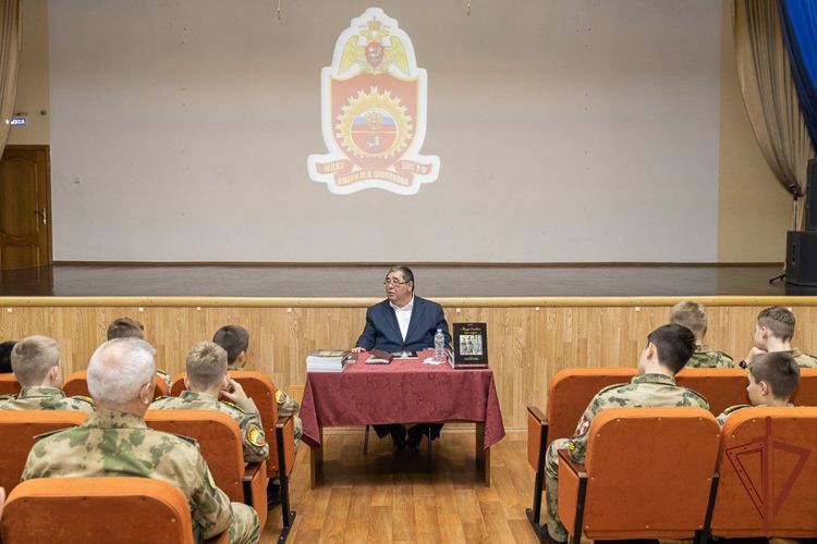 Росгвардия провела презентацию первой книги для подростков (видео)