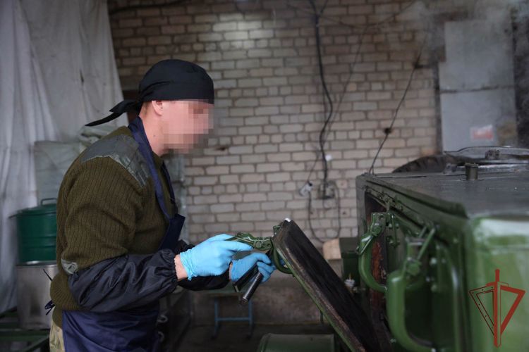 Военных поваров Росгвардии поздравили с Международным днем повара в зоне СВО (видео)