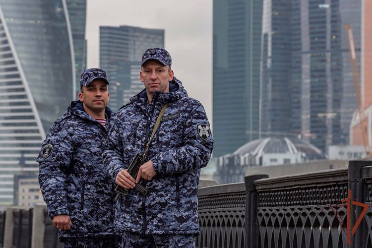 Генерал армии Виктор Золотов поздравил личный состав и ветеранов с Днем создания вневедомственной охраны