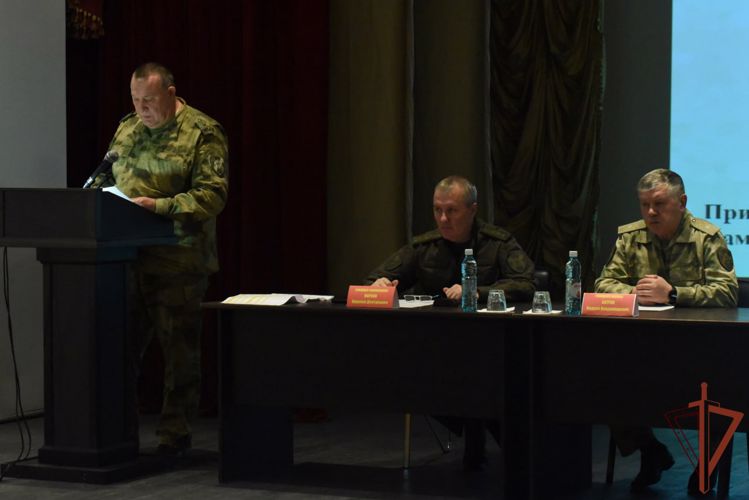 Командующий Сибирским округом Росгвардии подвёл итоги учебного сбора с офицерами-выпускниками