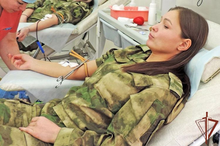 Росгвардейцы пополнили банк крови медицинских учреждений Сибири