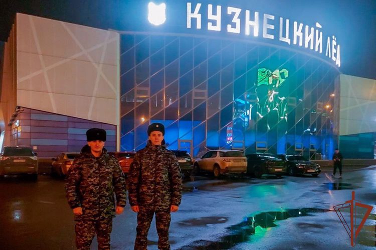 Росгвардия обеспечила правопорядок на матче ВХЛ в Кузбассе