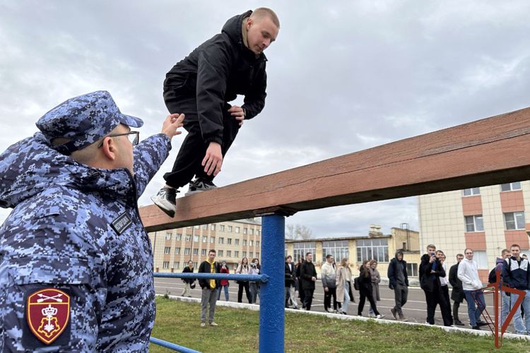 Росгвардейцы Сибирского округа участвуют в патриотическом воспитании детей и молодежи