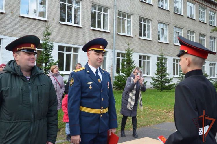 Росгвардейцы Сибирского округа участвуют в патриотическом воспитании детей и молодежи