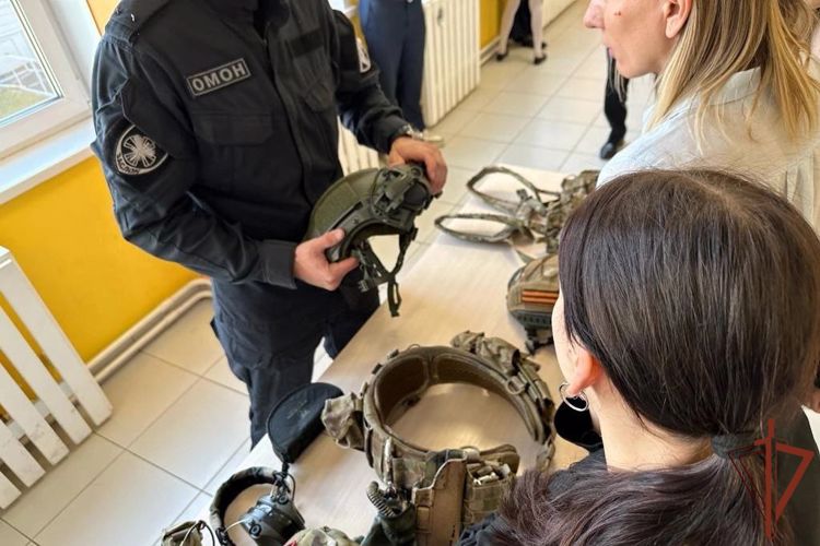 Росгвардейцы Сибирского округа участвуют в патриотическом воспитании детей и молодежи