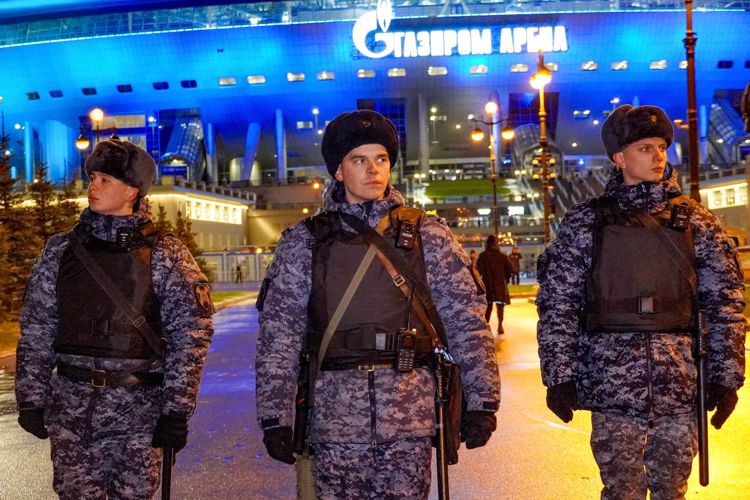 Сотрудники и военнослужащие Росгвардии обеспечили правопорядок при проведении спортивных мероприятий в Петербурге