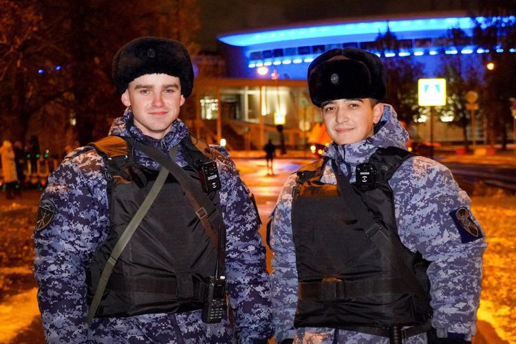  Сотрудники и военнослужащие Росгвардии обеспечили правопорядок при проведении спортивных мероприятий в Петербурге
