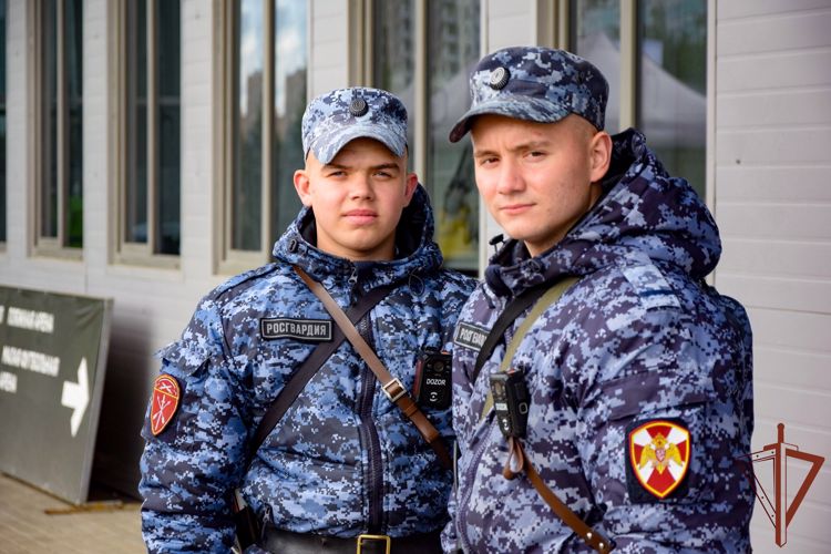 Росгвардейцы обеспечили безопасность футбольного матча в Санкт-Петербурге