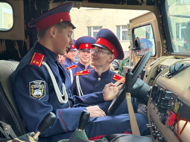 Пензенский ОМОН Росгвардии подготовил подарок на День учителя для подшефной школы