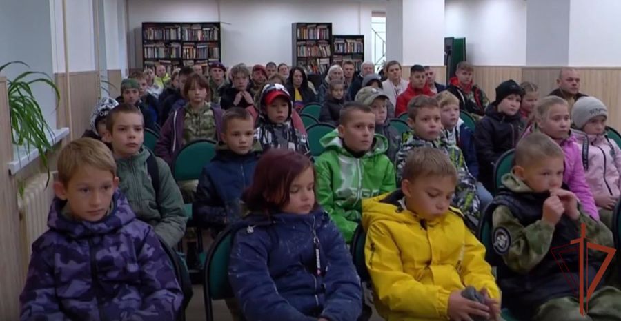 Патриотические встречи со школьниками и студенческой молодежью провела Росгвардия на Урале    