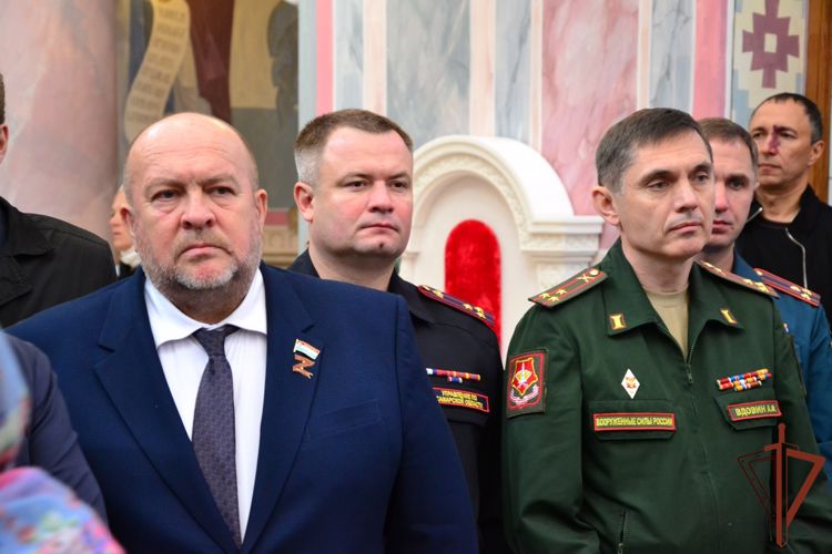 Росгвардейцы из Самары поучаствовали во всероссийском молебне о Победе
