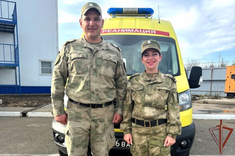 Росгвардейцы оказали помощь пострадавшей в ДТП пенсионерке в Керчи