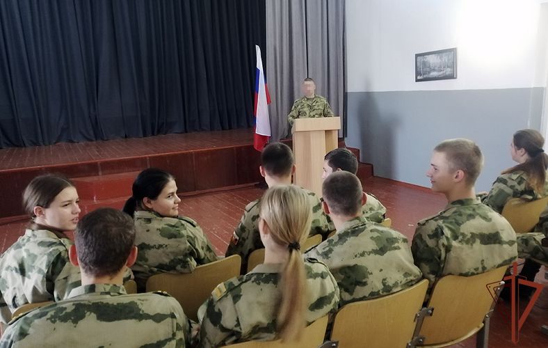 Росгвардейцы провели комплекс патриотических мероприятий для учащихся Запорожской области