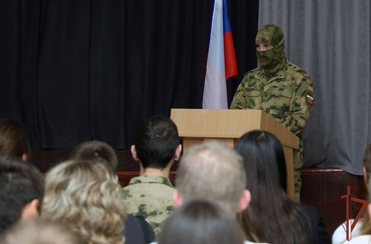 Росгвардейцы провели комплекс патриотических мероприятий для учащихся Запорожской области