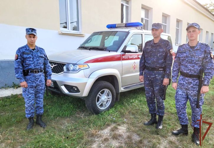 Военнослужащие Росгвардии задержали в Севастополе подозреваемых в краже