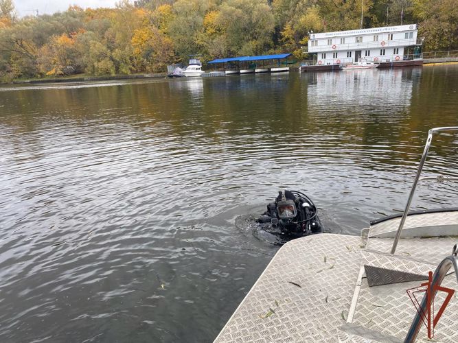 Водолазы Росгвардии  провели тренировочные спуски на Москве-реке
