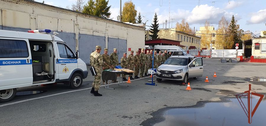 В Уральском округе Росгвардии состоялся учебно-методический сбор инспекторов ВАИ