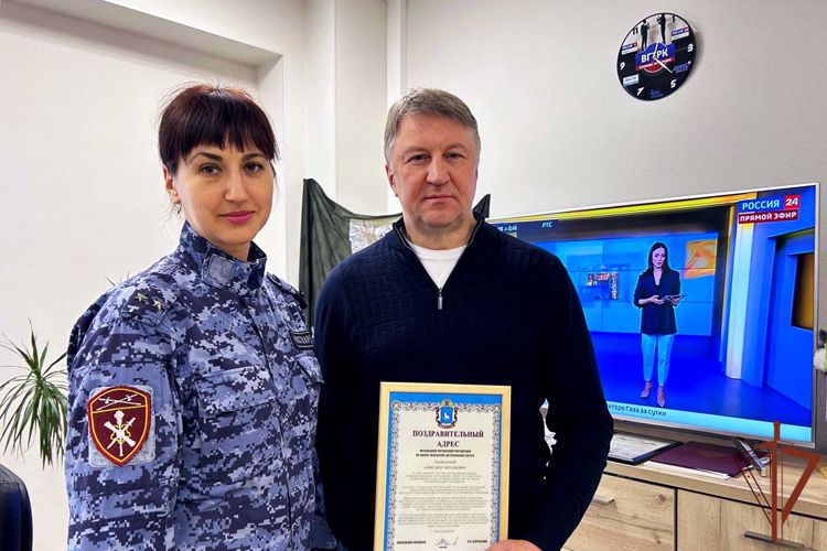 Росгвардейцы поздравили коллективы  уральских телеканалов с Всемирным днём телевидения 
