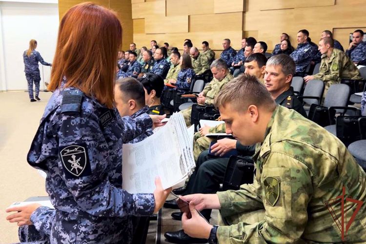 На вопросы «Большого этнографического диктанта» ответили росгвардейцы на Урале   