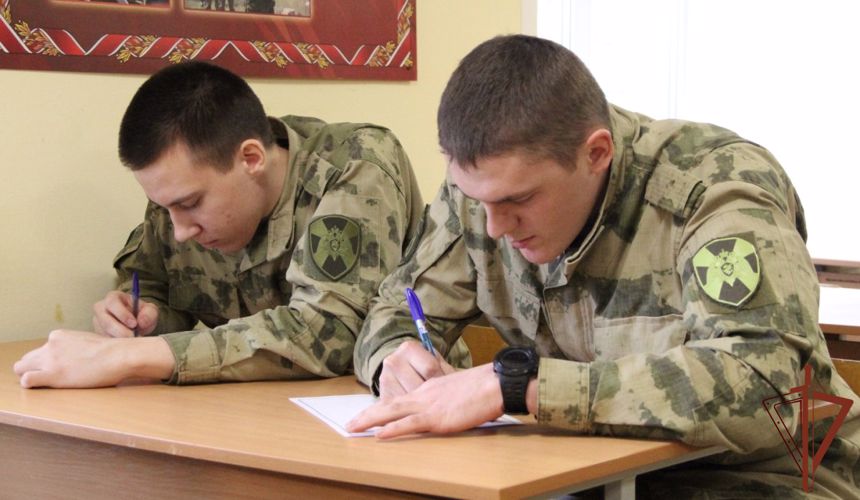Бойцы тюменского кинологического центра Росгвардии присоединились к ведомственной акции «С любовью к маме!»  (видео)