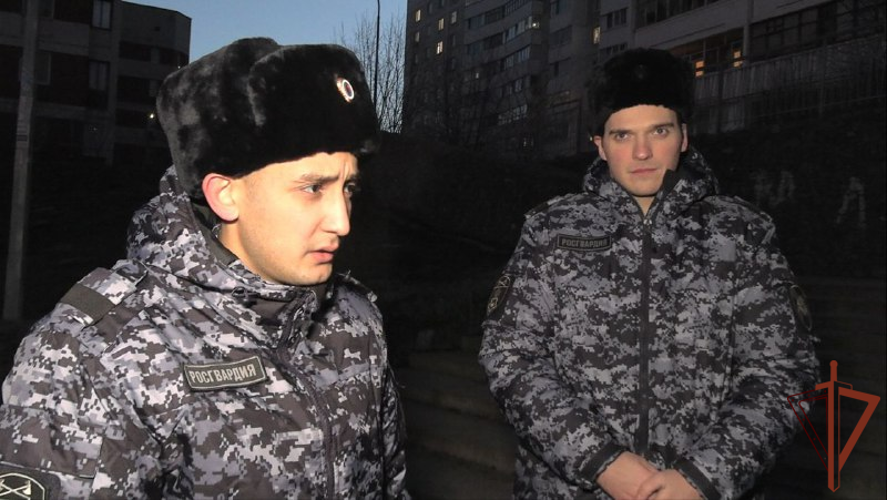 Росгвардейцы совместно с полицейским спасли утопавших в пруду детей в Казани 
