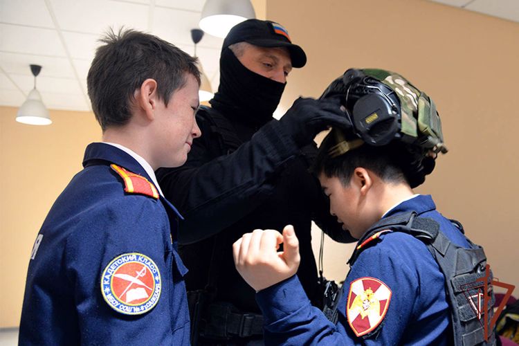 Росгвардия провела на Урале  патриотические мероприятия для подшефных кадет и школьников (видео)