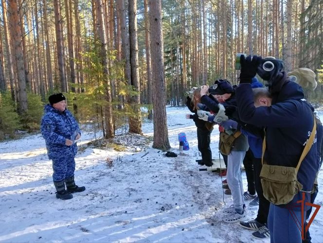 Военнослужащие и сотрудники Уральского округа войск национальной гвардии приняли участие в мероприятиях ко Дню народного единства