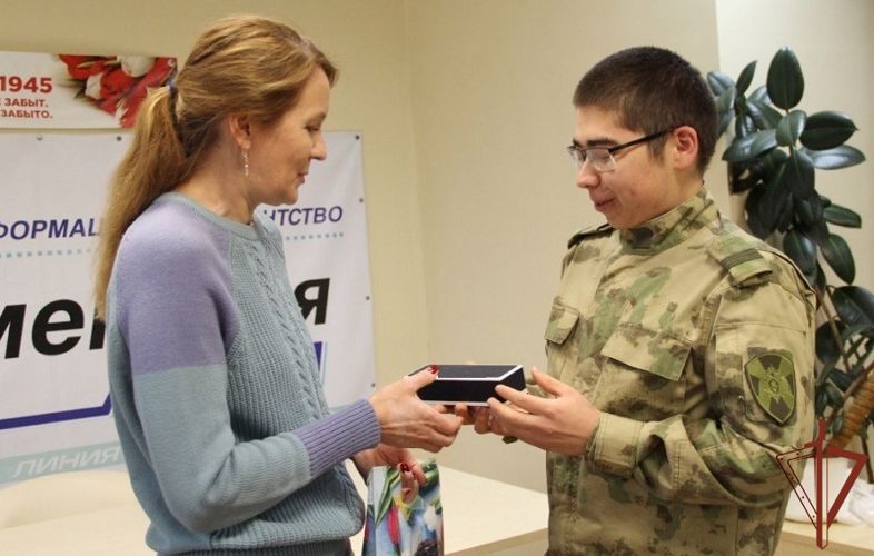 Росгвардейцы поздравили с годовщинами  образования коллективы ведущих СМИ на Урале