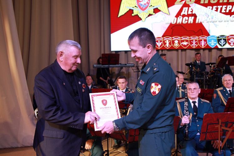 Посвященное Дню ветерана войск правопорядка торжественное собрание состоялось в Хабаровске