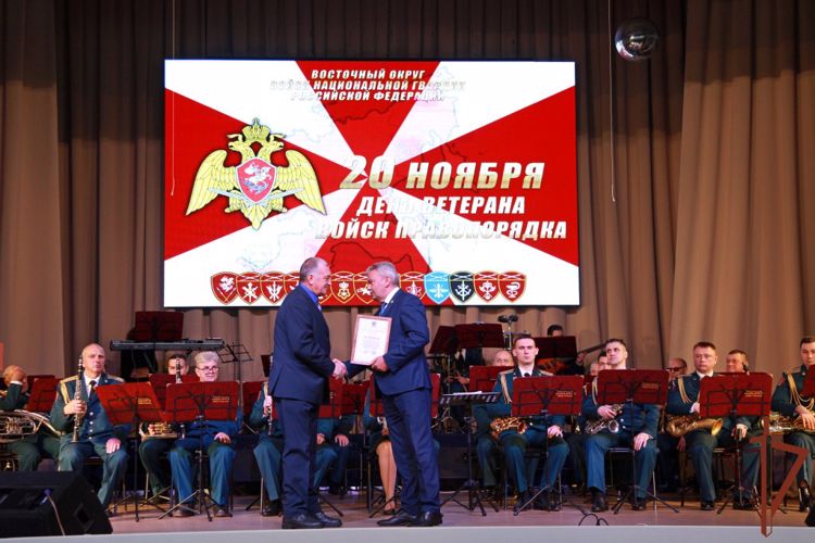 Посвященное Дню ветерана войск правопорядка торжественное собрание состоялось в Хабаровске